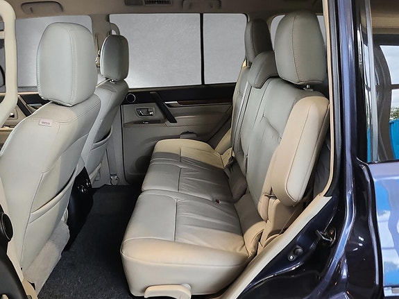 Mitsubishi Pajero 11 of 20