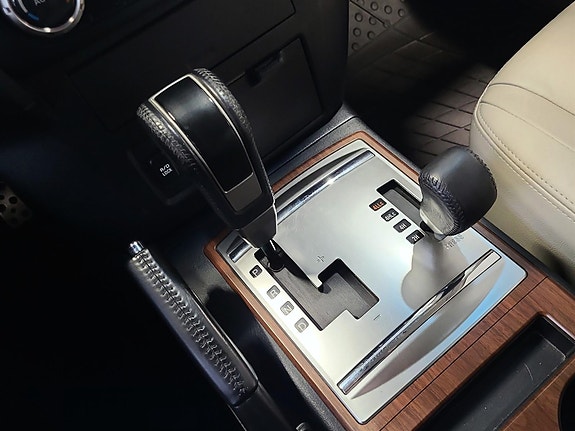 Mitsubishi Pajero 19 of 20