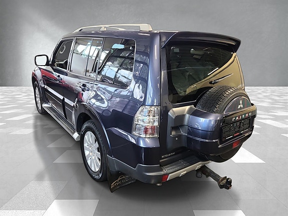 Mitsubishi Pajero 7 of 20
