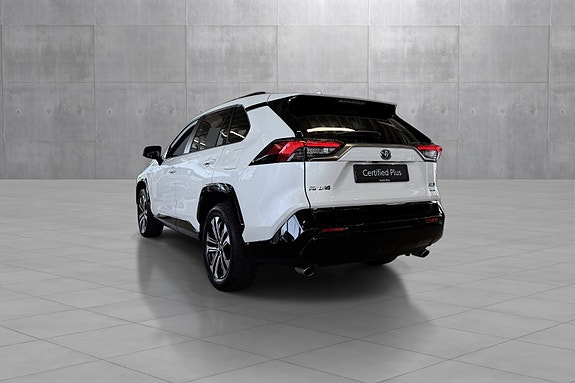 Toyota RAV4 Plug-in Hybrid 3 of 30