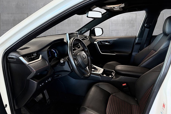 Toyota RAV4 Plug-in Hybrid 9 of 30