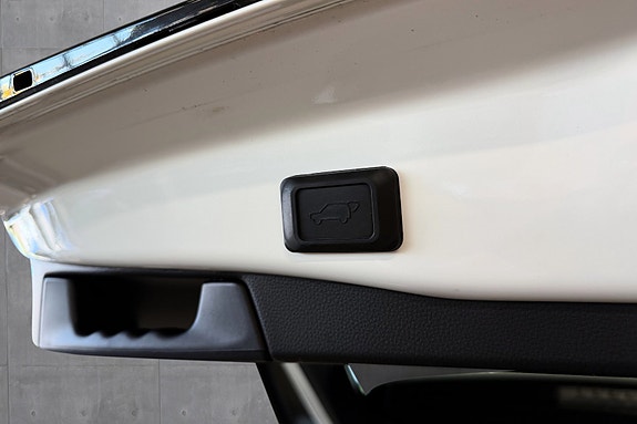Toyota RAV4 Plug-in Hybrid 20 of 30