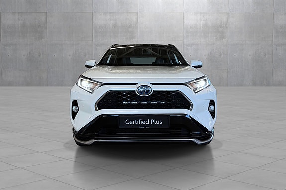 Toyota RAV4 Plug-in Hybrid 8 of 30