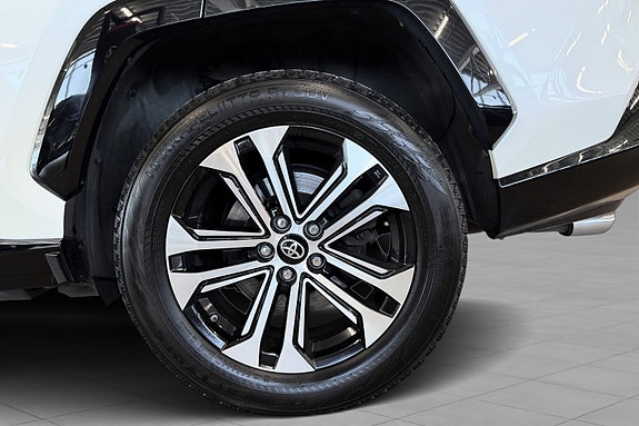 Toyota RAV4 Plug-in Hybrid 30 of 30