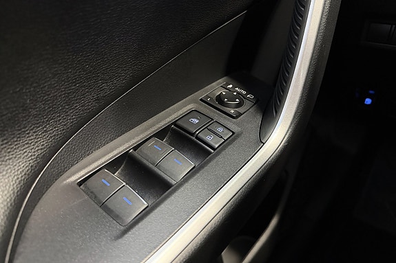Toyota RAV4 Plug-in Hybrid 27 of 30