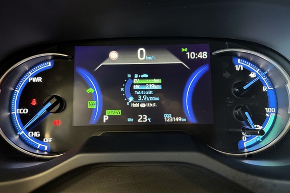 Toyota RAV4 Plug-in Hybrid 13 of 30