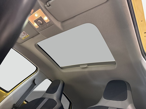 Volkswagen UP! 8 of 13