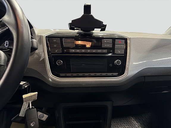 Volkswagen UP! 9 of 13