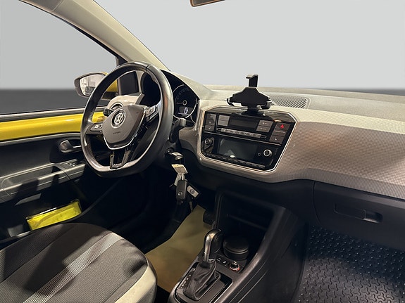 Volkswagen UP! 6 of 13