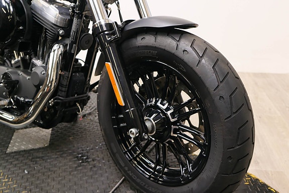 Harley-Davidson Sportster Forty-Eight Special 10 of 15