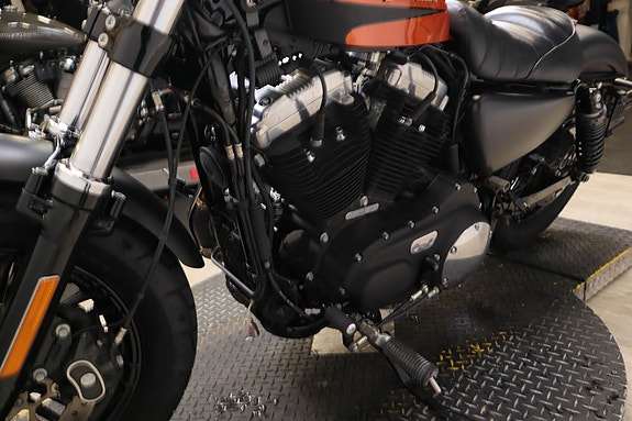 Harley-Davidson Sportster Forty-Eight Special 6 of 15
