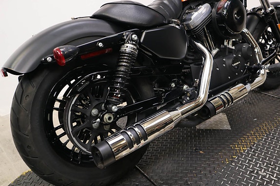 Harley-Davidson Sportster Forty-Eight Special 11 of 15
