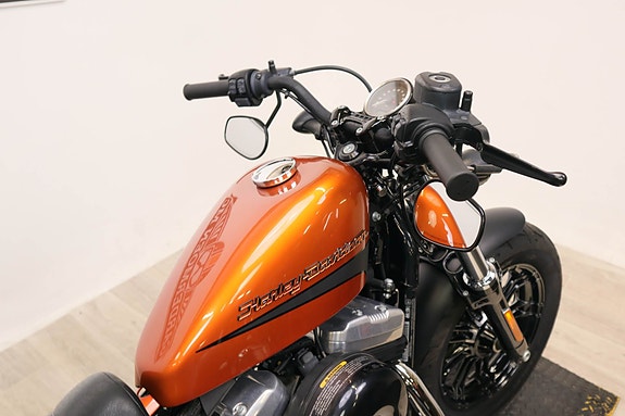 Harley-Davidson Sportster Forty-Eight Special 7 of 15
