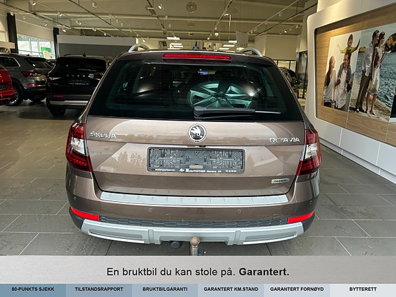Skoda Octavia Scout 6 of 15