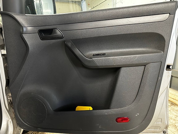 Volkswagen Caddy Maxi 11 of 25