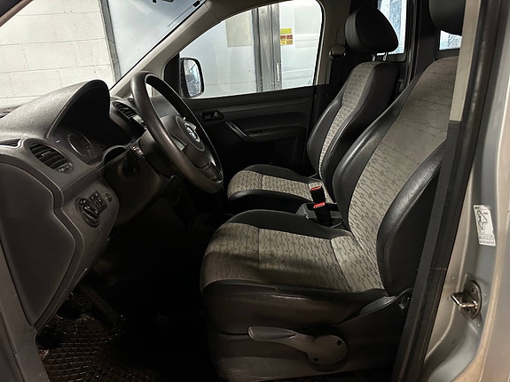 Volkswagen Caddy Maxi 13 of 25