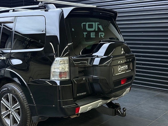 Mitsubishi Pajero 6 of 30