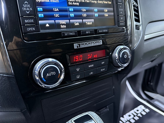 Mitsubishi Pajero 19 of 30