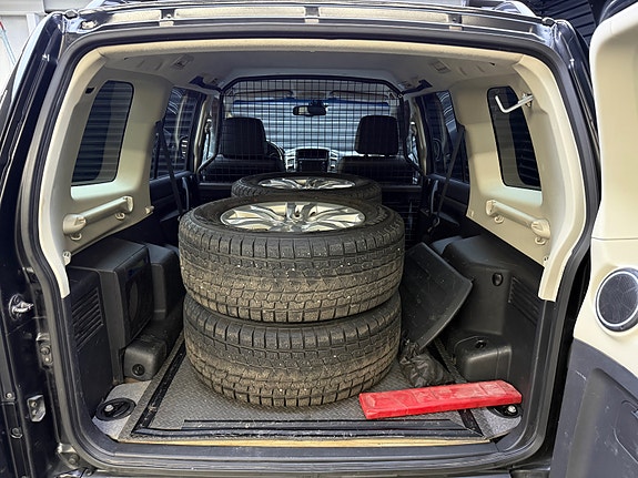 Mitsubishi Pajero 25 of 30