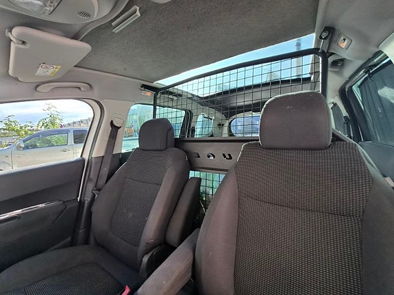 Peugeot 5008 8 of 10