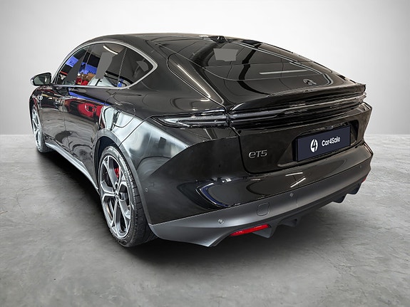 NIO ET5 3 of 30