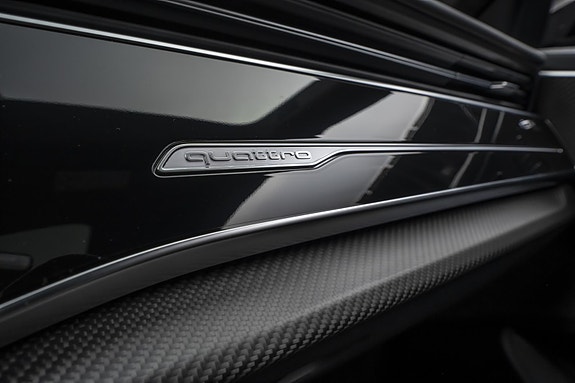 Audi RS Q8 28 of 30