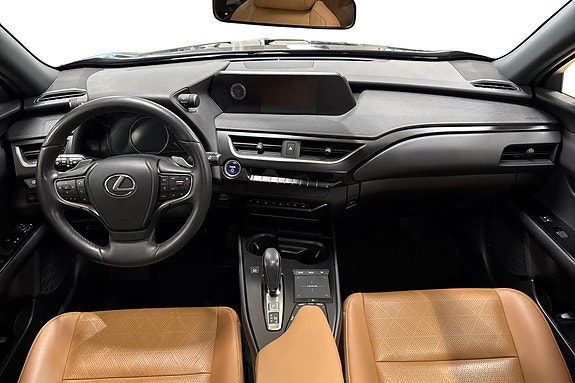 Lexus UX300e 10 of 20