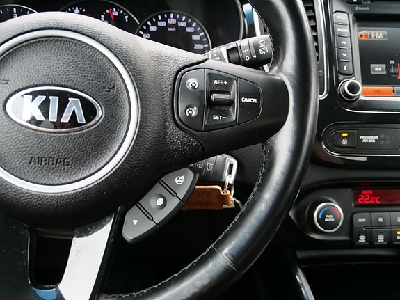 Kia Carens 16 of 19