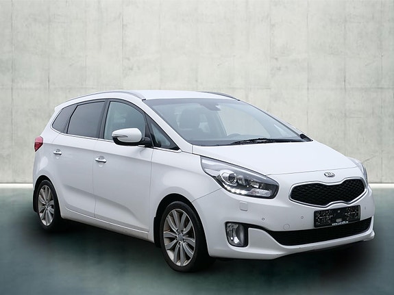 Kia Carens 7 of 19