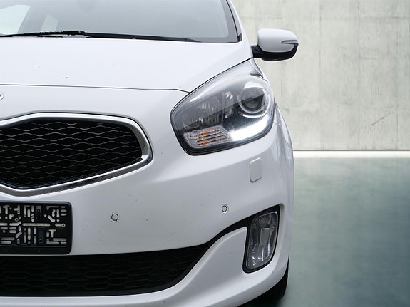 Kia Carens 9 of 19