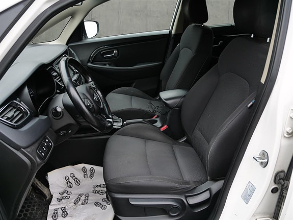 Kia Carens 10 of 19