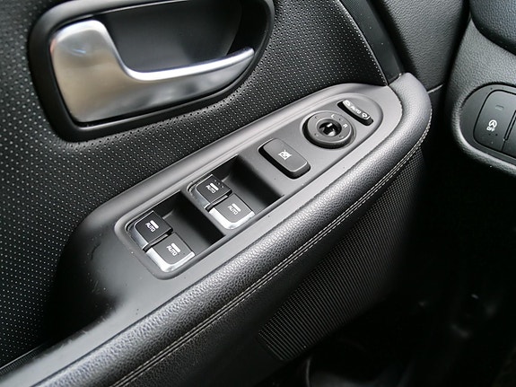 Kia Carens 13 of 19