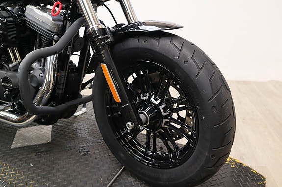 Harley-Davidson Forty-Eight 2 of 13