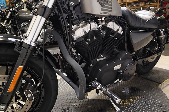 Harley-Davidson Forty-Eight 12 of 13