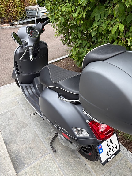 Vespa GTS 300 Super - nyservet og i riktig stilren fargekombinasjon 4 of 18