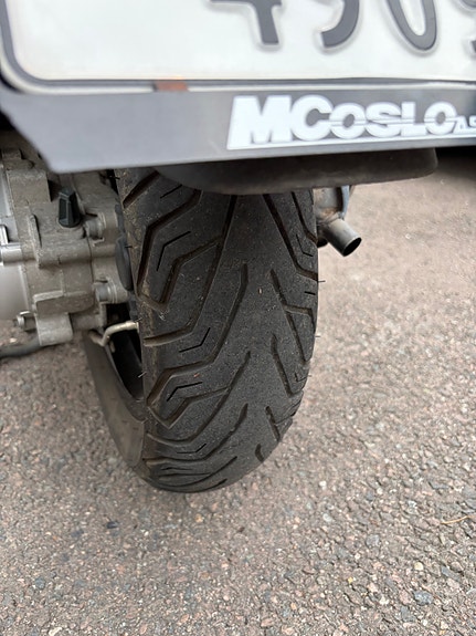 Vespa GTS 300 Super - nyservet og i riktig stilren fargekombinasjon 17 of 18