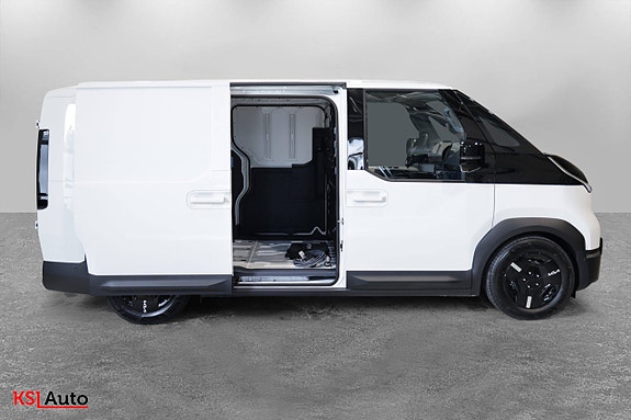 Kia PV5 8 of 30