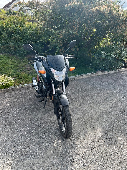 Honda CB 125F 4 of 7