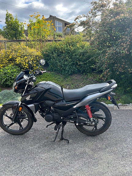 Honda CB 125F 5 of 7