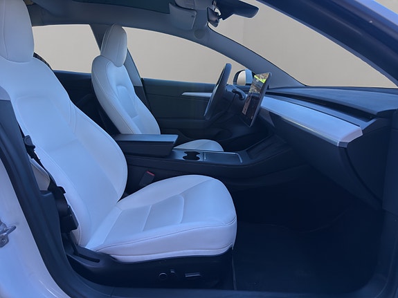 Tesla Model 3 10 of 12