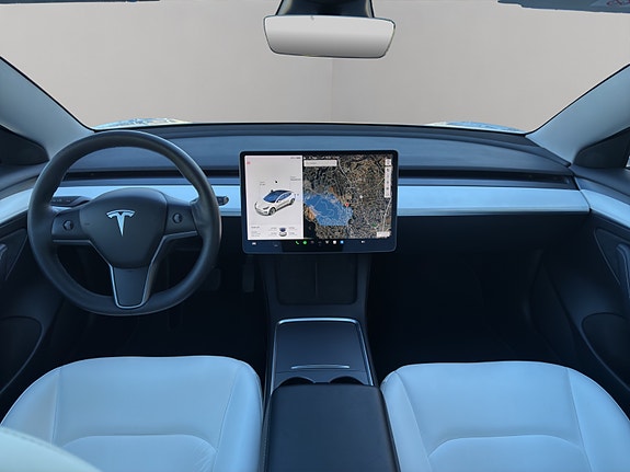 Tesla Model 3 11 of 12