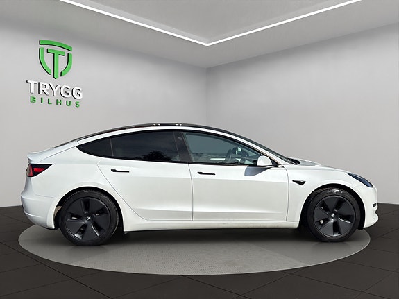 Tesla Model 3 6 of 12