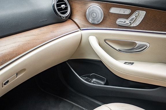 Mercedes-Benz E220 d 12 of 27