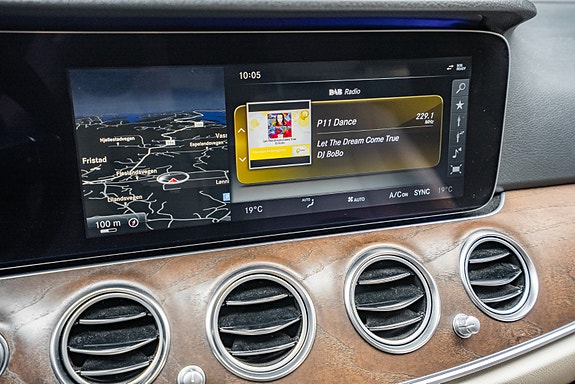 Mercedes-Benz E220 d 23 of 27