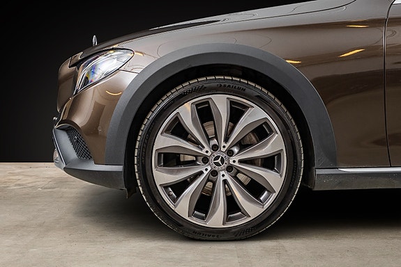 Mercedes-Benz E220 d 4 of 27