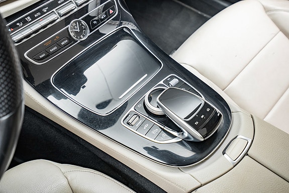 Mercedes-Benz E220 d 16 of 27