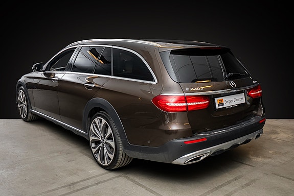 Mercedes-Benz E220 d 7 of 27