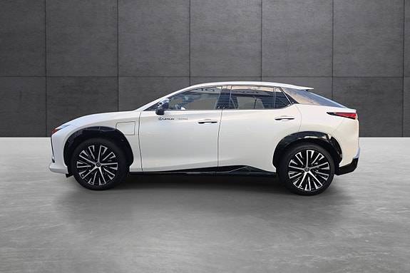 Lexus RZ500e 2 of 29