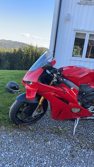 Ducati Panigale V4 S 3 of 12
