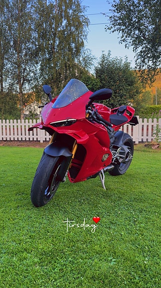 Ducati Panigale V4 S 10 of 12